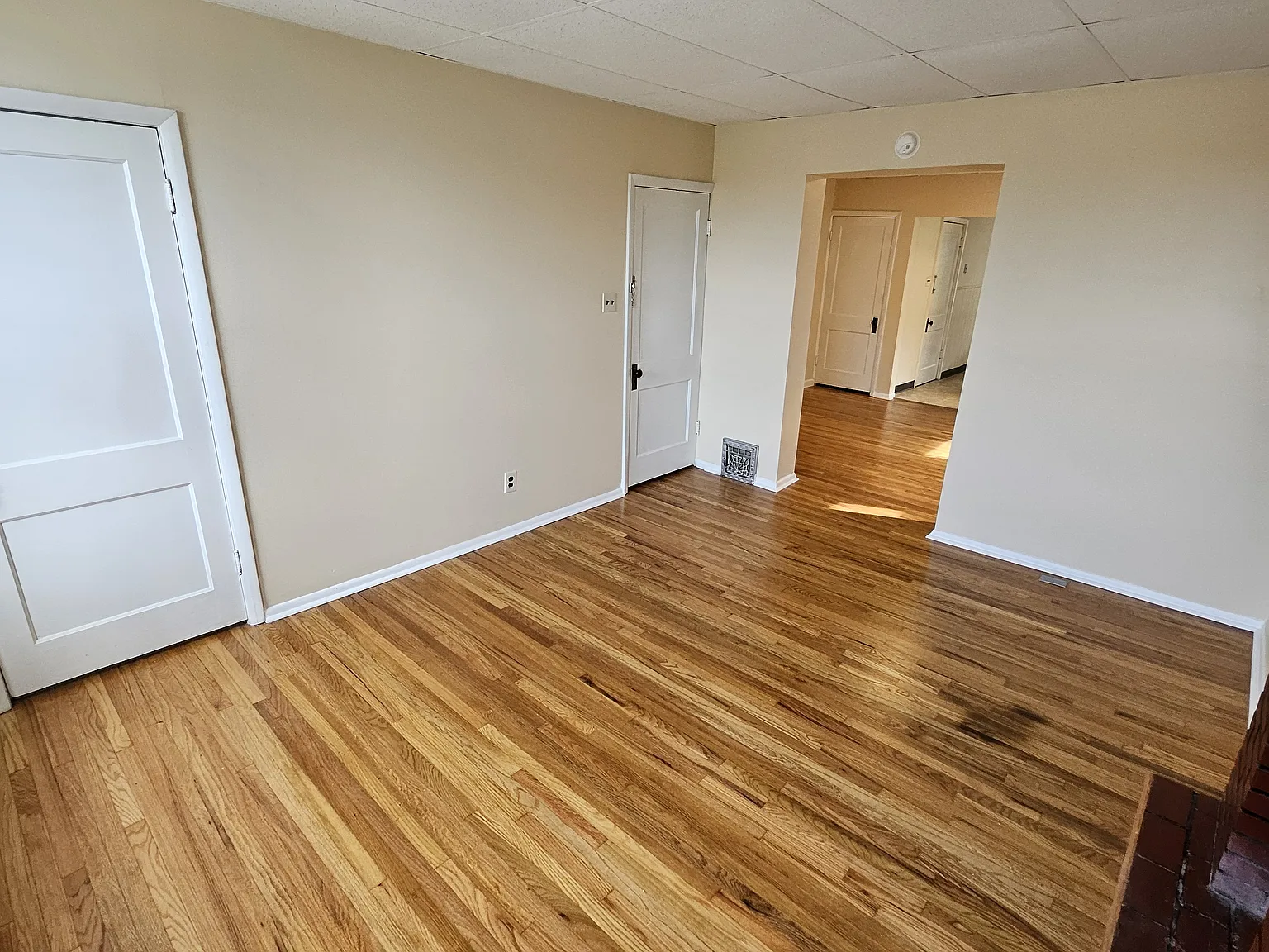 1 bed, $900 — Photo 3