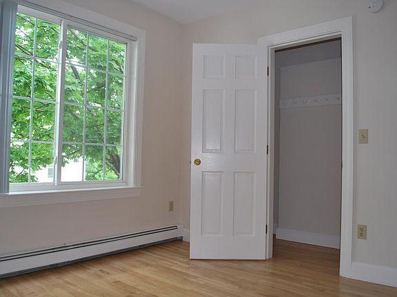 4th image of 80 Munjoy St Floor 2