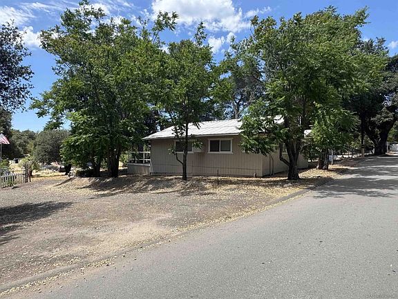 2nd image of 2550 Live Oak Trl