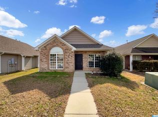2038 Village Ln, Calera, AL 35040