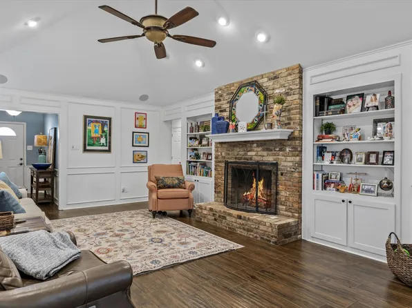 115 Juanita Ave, Wills Point, TX 75169