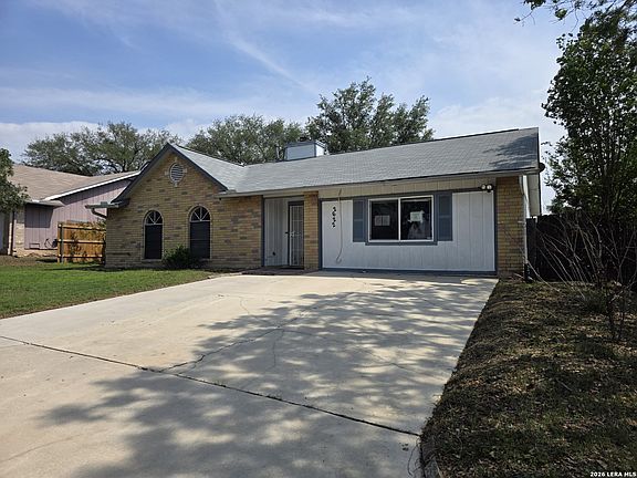 2nd image of 2622 Lakehaven