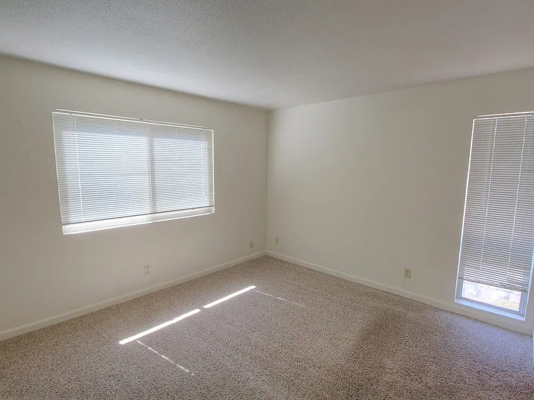 2950 Portage Bay — Photo 101