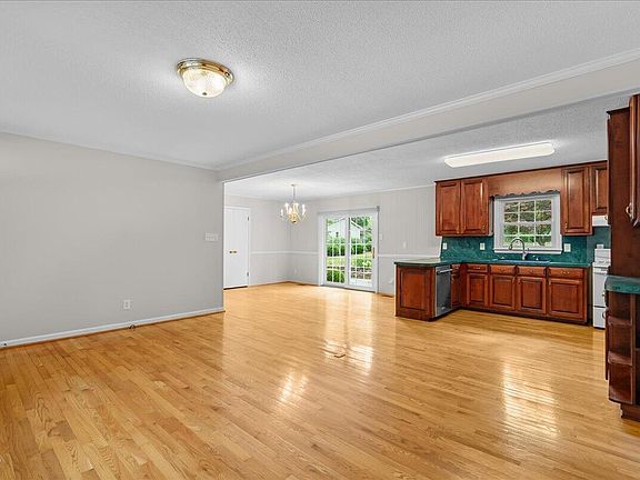 5th image of 2580 Barwick Dr