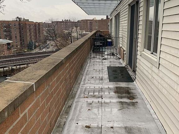 3rd image of 7064 Yellowstone Blvd APT 4C