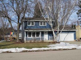 358 Maynard Dr, Sun Prairie, WI 53590