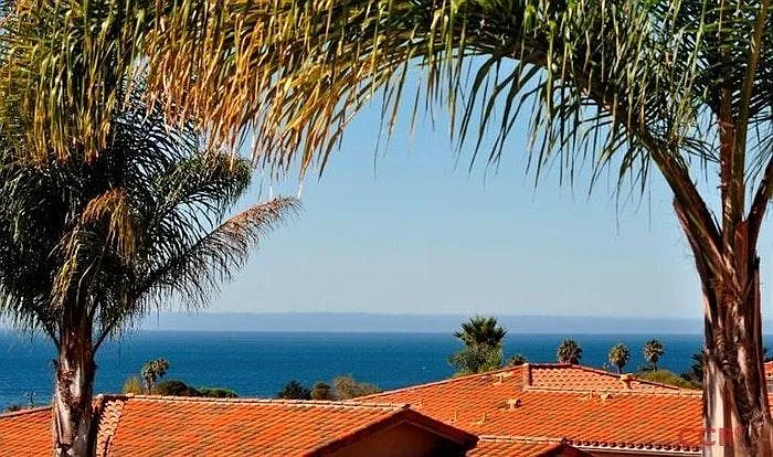 Building Photo - 1319 Costa Brava