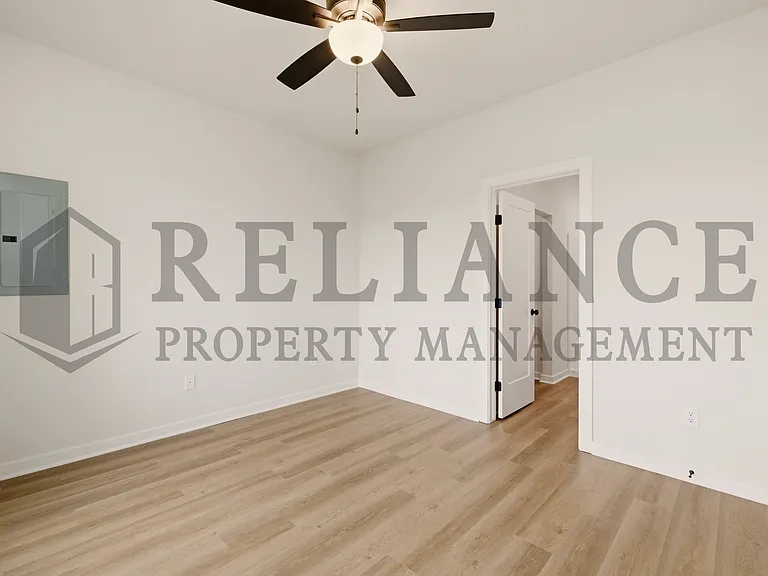 204 N Gowen St — Photo 34