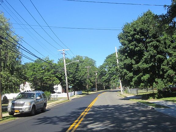 Exterior Neighborhood (street photo)