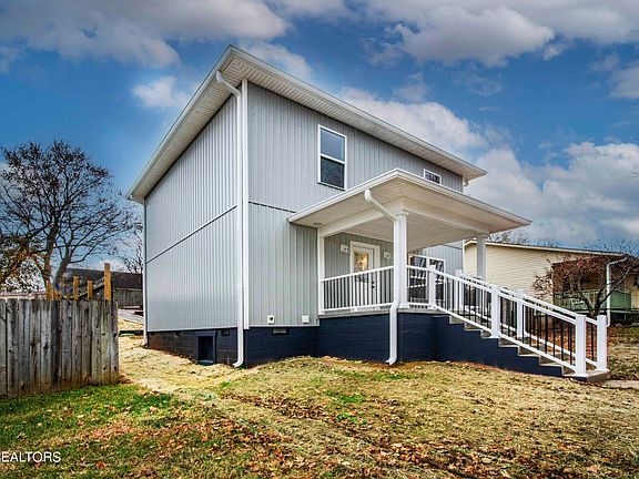 3rd image of 1120 Overton Pl