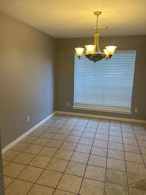 3 bed, 2.0 bath, 1794 sqft, $2,200 — Photo 4