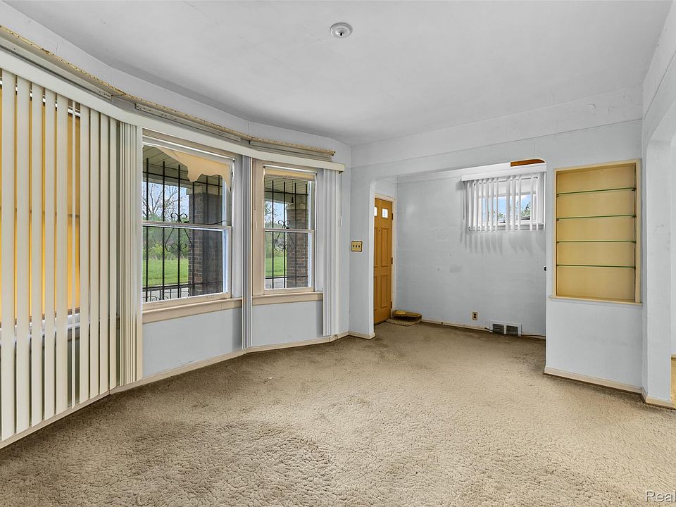 13th image of 1423 Lakewood St