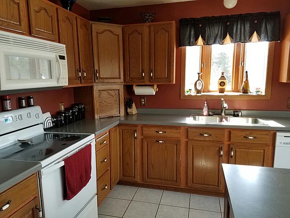 5th image of 1024 Schallock Rd