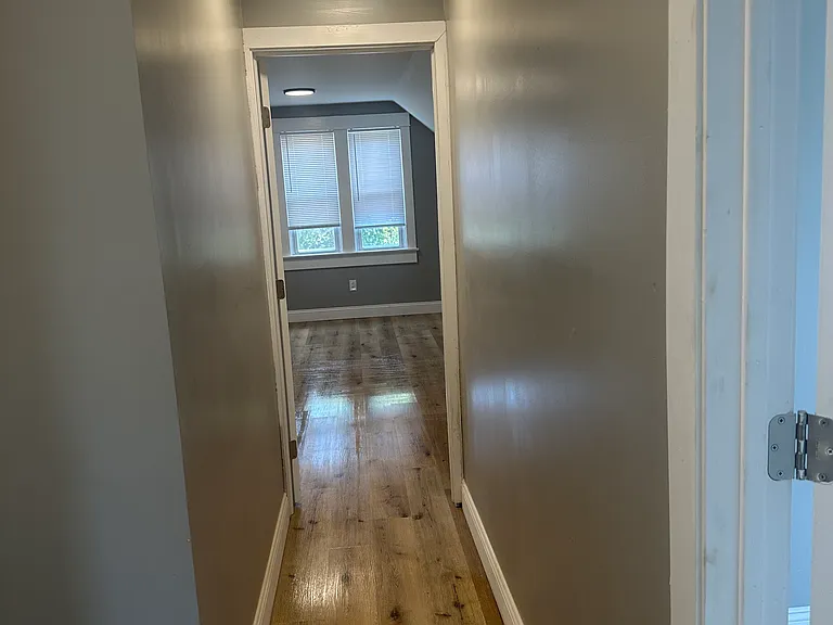 1409 Holly Ave — Photo 2