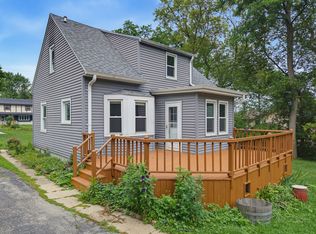 4340 S 112th St, Greenfield, WI 53228