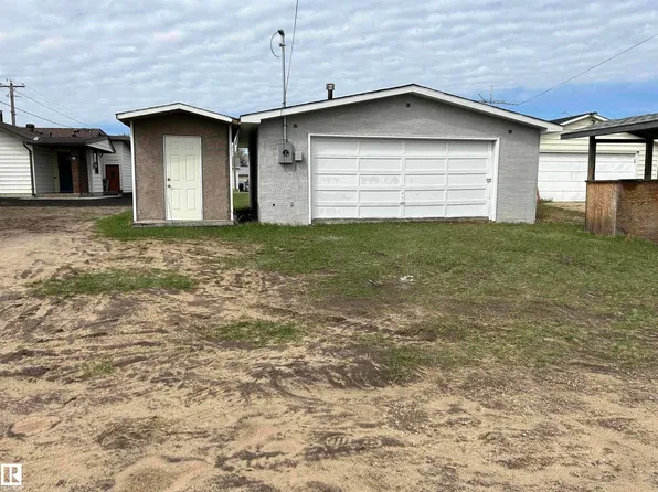 4807 46th St, Redwater, AB T0A 2W0