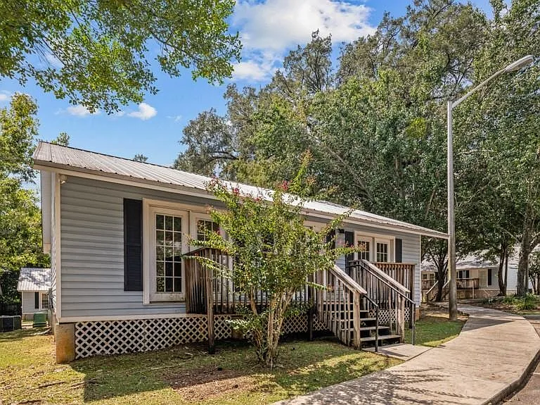 2218 Magnolia Cir #306 — Photo 4