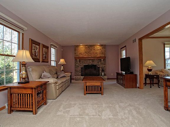 3rd image of 2845 Fallehn Dr