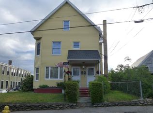 8 Oak Ave, Leominster, MA 01453