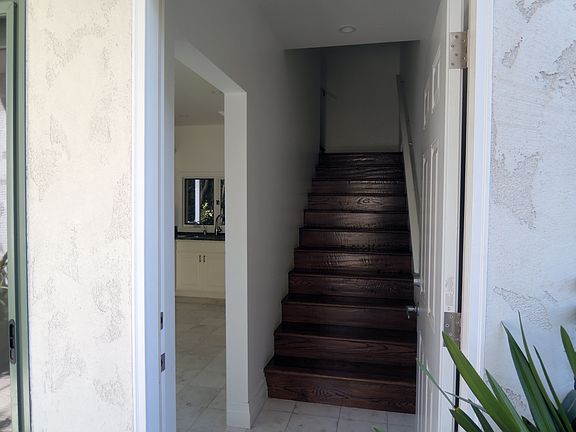 4th image of 1521 N Crescent Heights Blvd