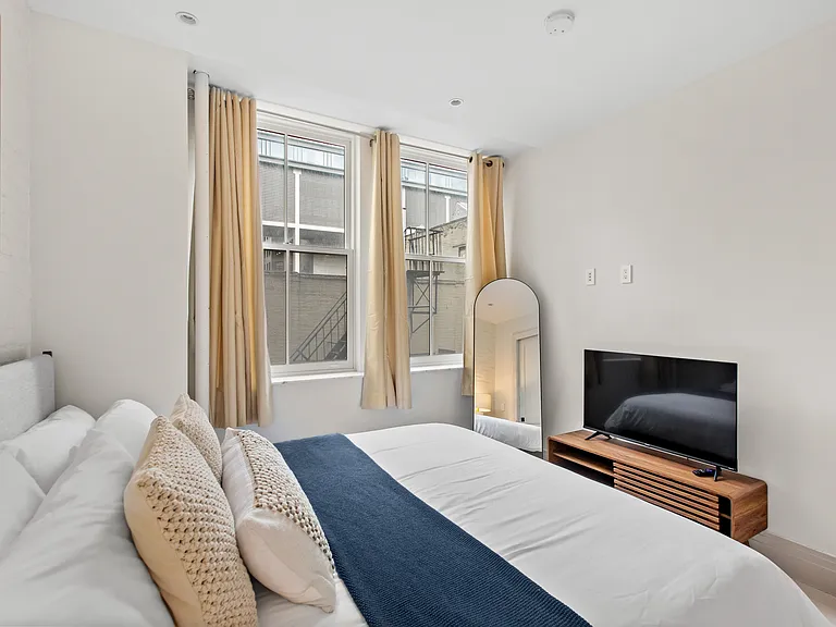 43 W 27th St #6R — Photo 19