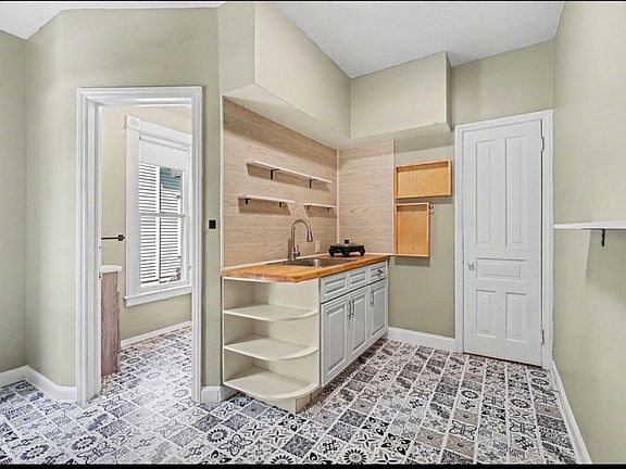 5th image of 710 Wheaton Ave #3