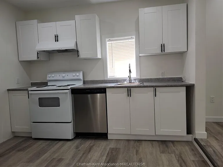 22 Gray St #B — Photo 4