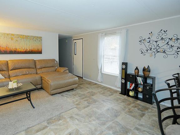 1213 44th St-104
