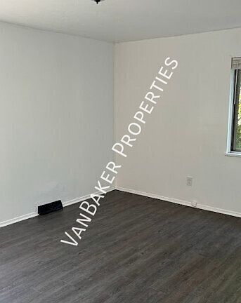 4th image of 116 Cowles Ave APT 7