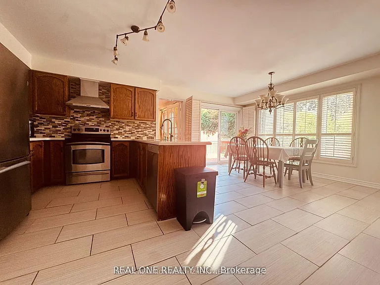 3 Elmsley Dr — Photo 6