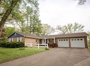 8233 Angel Dr, Newburgh, IN 47630