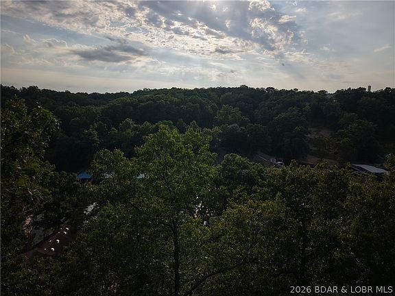5th image of Moss Hollow Ln
