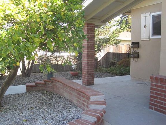 3rd image of 972 Rose Ave