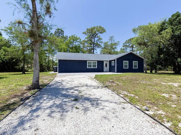 16932 W Aintree Dr — Photo 4