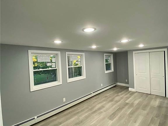 5th image of 124 Washington Dr
