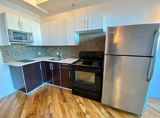 Rented by City Connections Realty | media 2