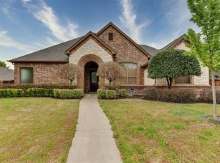 8313 Valley Oaks Dr, North Richland Hills, TX 76182