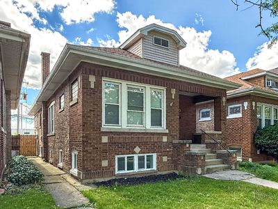2426 N Neva Ave, Chicago, IL, 60707