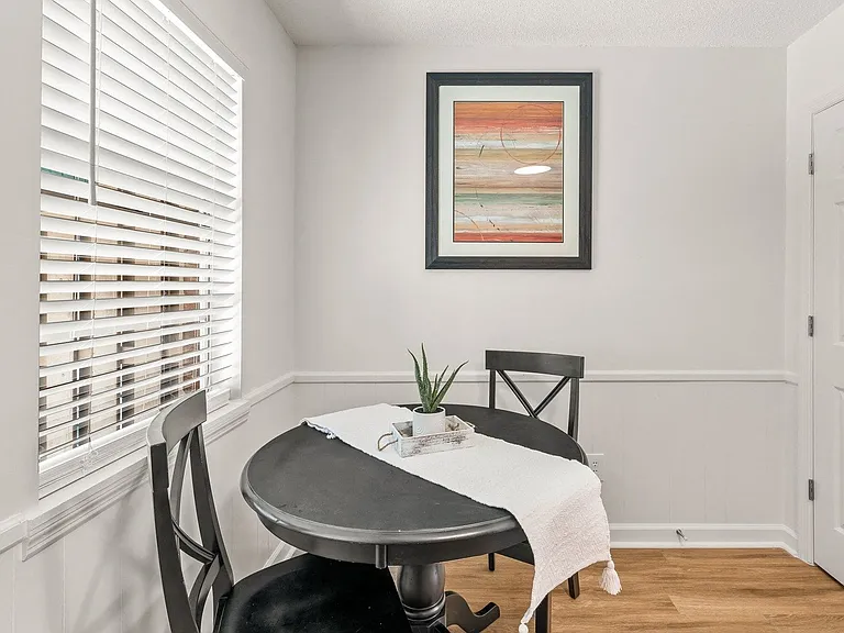 Harbour Lake Apartments — Photo 6