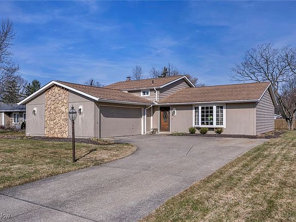 2nd image of 20280 Applewood Ln