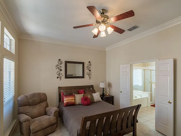 2708 Mum Dr — Photo 4