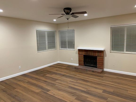 3rd image of 15847 Rosehaven Ln