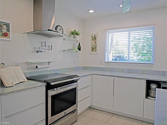 5th image of 1620R 58th Ave S