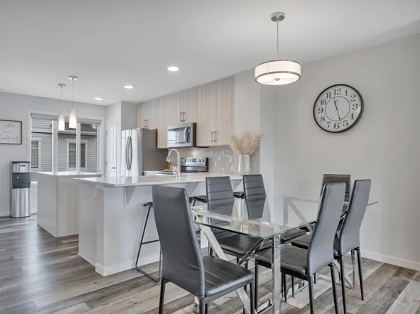 2905 141st St SW #48, Edmonton, AB T6W 3M4