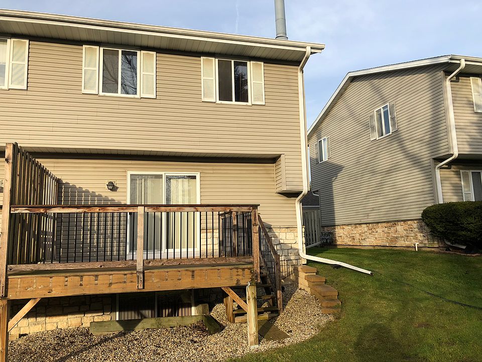 1st image of W163N11510 Windsor Ct #F