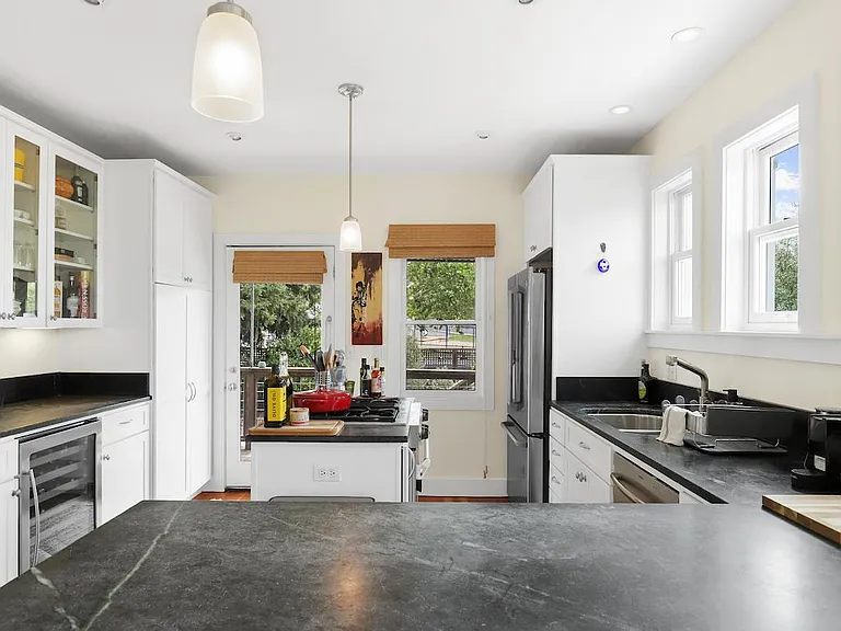 1164 Raymond Ave — Photo 18