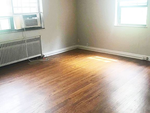 3rd image of 599 Lowell Ave APT 5