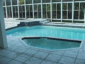 5th image of 324 Aleatha Dr