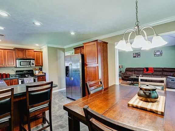5th image of 1065 W Chestnut By The Fire