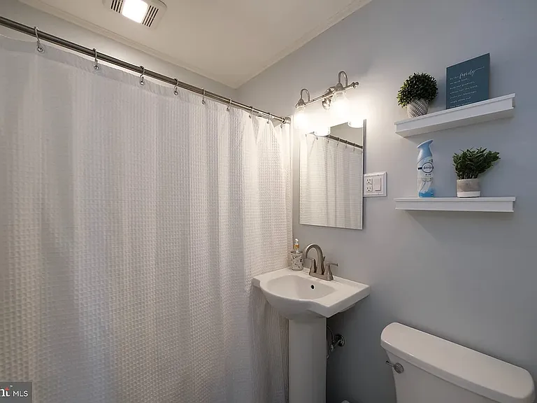 2640 Grandview Blvd — Photo 55